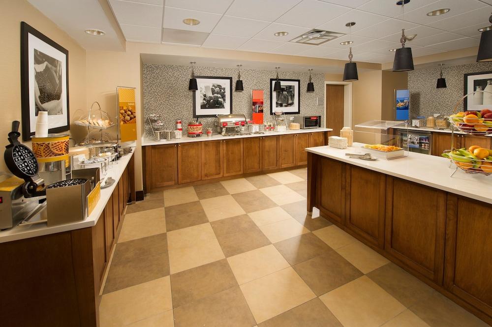 Hampton Inn & Suites Baltimore/Woodlawn Exteriér fotografie