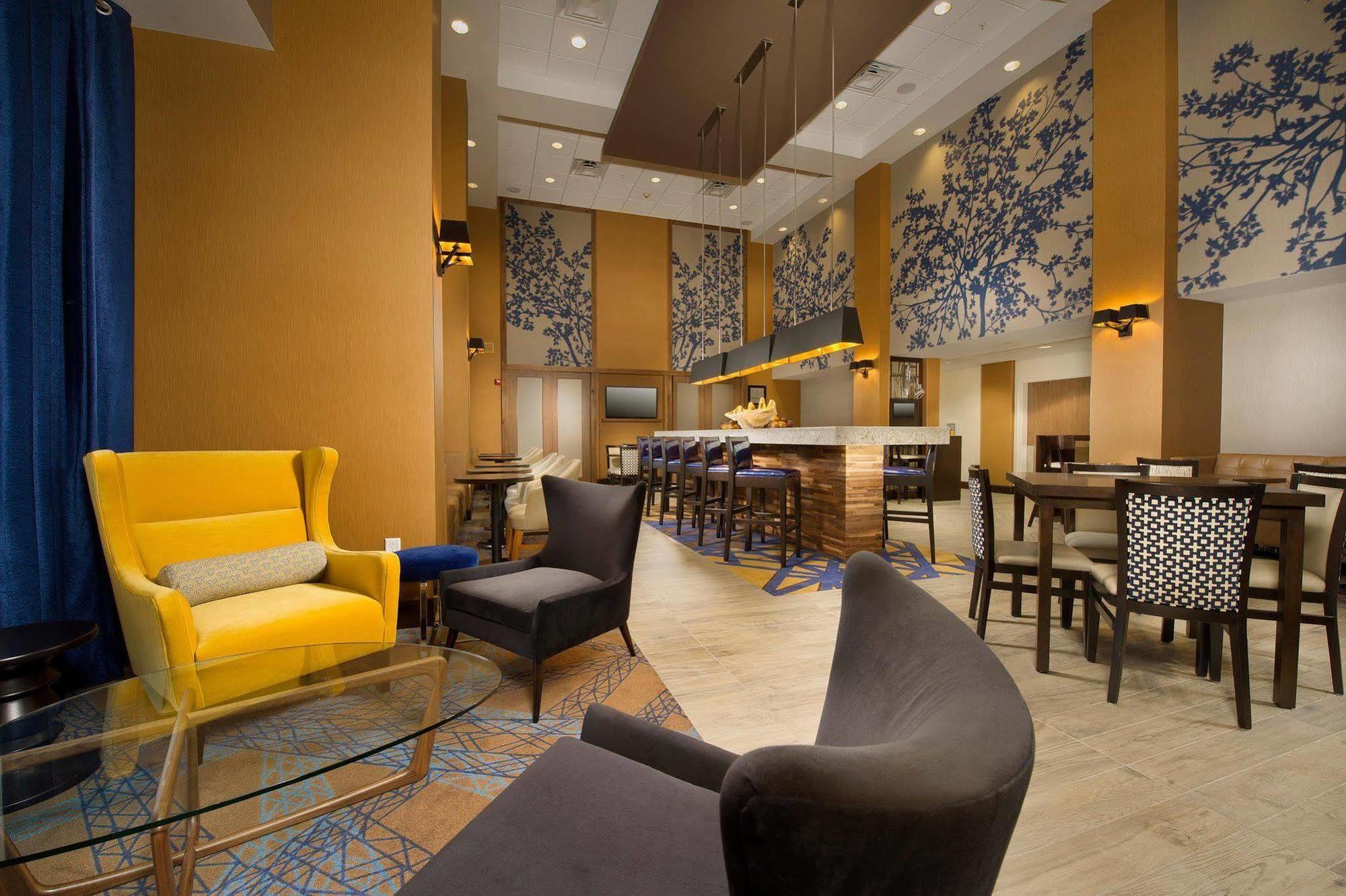 Hampton Inn & Suites Baltimore/Woodlawn Exteriér fotografie